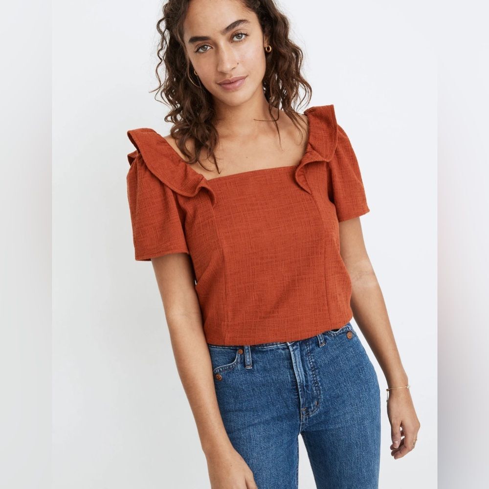 🦋Crosshatch Ruffled Top Rusty Torch Color Size M